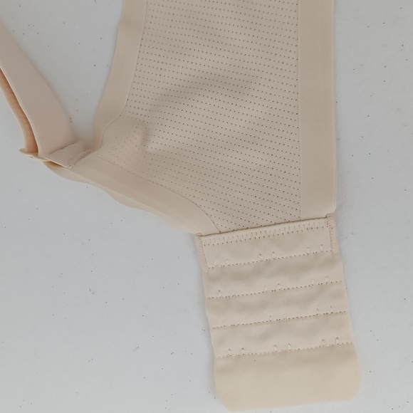 Comfelie Airlite Breathable Seamless Bra Small Wireless Scallop Edges - Picture 6 of 10